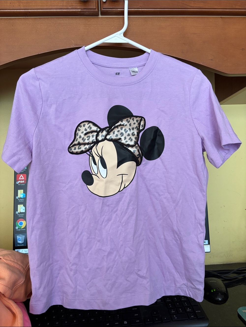 H&M Disney Minnie Mouse Tee/Minnie w Leopard Bow